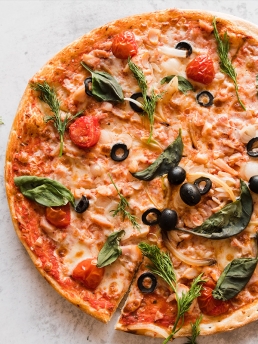 Trebre Pizza mit Oliven & Tomaten post